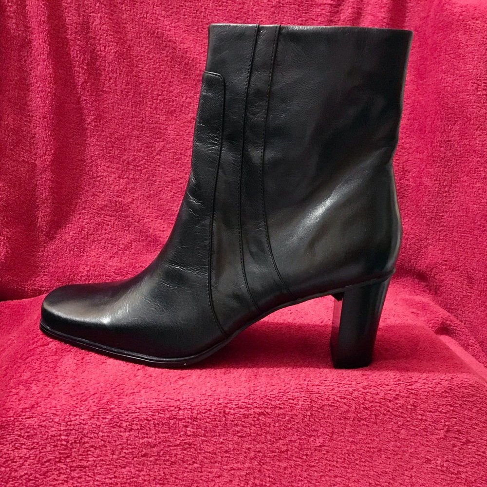 Liz Claiborne Black Leather Women's Ankle Boots